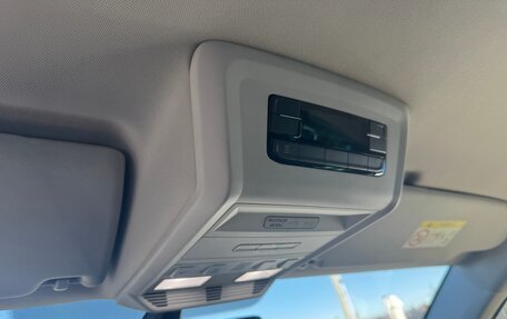 Volkswagen Multivan T6 рестайлинг, 2020 год, 7 000 000 рублей, 13 фотография