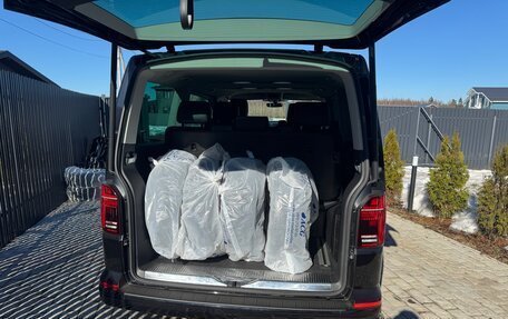 Volkswagen Multivan T6 рестайлинг, 2020 год, 7 000 000 рублей, 19 фотография