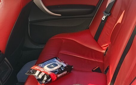 BMW 1 серия, 2011 год, 800 000 рублей, 4 фотография