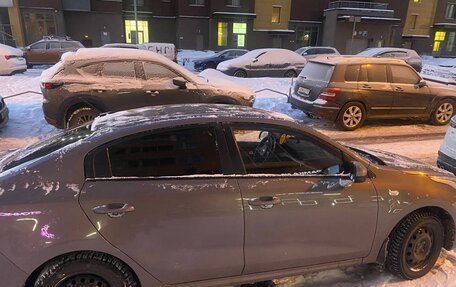 KIA Rio IV, 2018 год, 990 000 рублей, 4 фотография