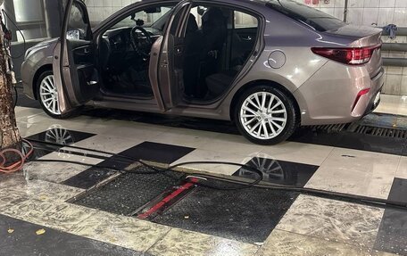 KIA Rio IV, 2018 год, 990 000 рублей, 11 фотография