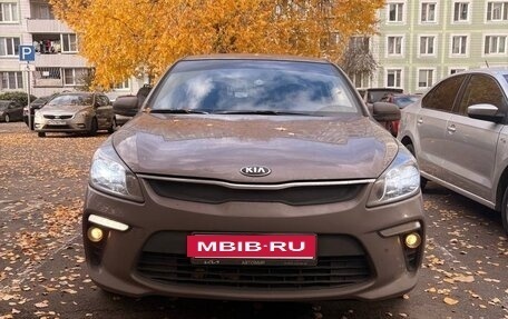 KIA Rio IV, 2018 год, 990 000 рублей, 10 фотография