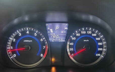 Hyundai Solaris II рестайлинг, 2013 год, 715 000 рублей, 12 фотография