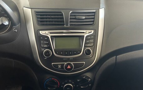 Hyundai Solaris II рестайлинг, 2013 год, 715 000 рублей, 13 фотография