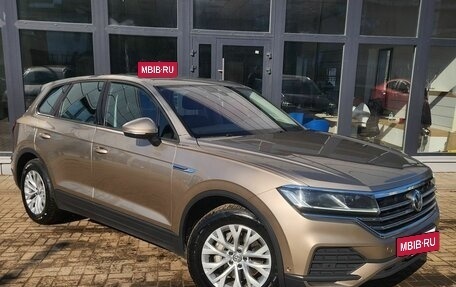 Volkswagen Touareg III, 2019 год, 4 150 000 рублей, 2 фотография