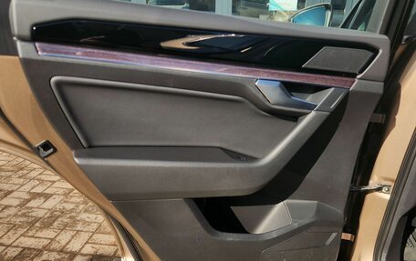 Volkswagen Touareg III, 2019 год, 4 150 000 рублей, 15 фотография