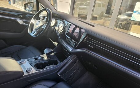 Volkswagen Touareg III, 2019 год, 4 150 000 рублей, 24 фотография