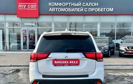Mitsubishi Outlander III рестайлинг 3, 2018 год, 1 790 000 рублей, 5 фотография