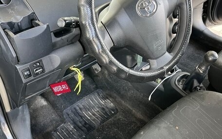 Toyota Yaris III рестайлинг, 2009 год, 375 000 рублей, 1 фотография