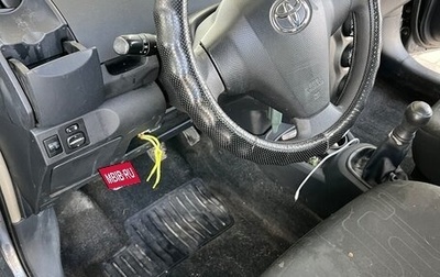 Toyota Yaris III рестайлинг, 2009 год, 375 000 рублей, 1 фотография