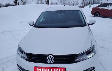 Volkswagen Jetta VI, 2017 год, 1 697 000 рублей, 2 фотография