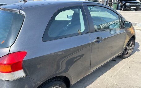 Toyota Yaris III рестайлинг, 2009 год, 375 000 рублей, 10 фотография