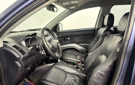 Mitsubishi Outlander III рестайлинг 3, 2007 год, 879 900 рублей, 9 фотография