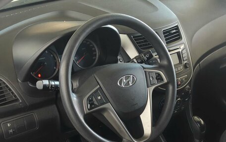 Hyundai Solaris II рестайлинг, 2015 год, 1 200 000 рублей, 12 фотография