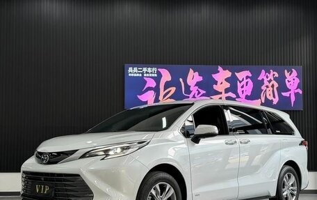 Toyota Sienna, 2024 год, 7 000 000 рублей, 1 фотография