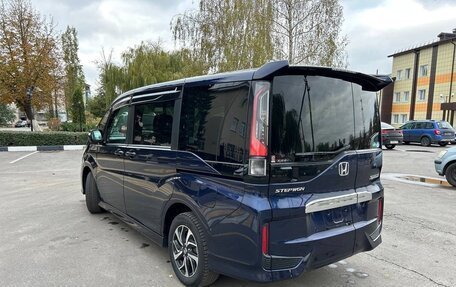 Honda Stepwgn IV, 2018 год, 2 200 000 рублей, 4 фотография