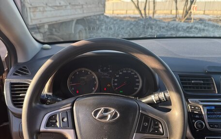 Hyundai Solaris II рестайлинг, 2015 год, 11 фотография