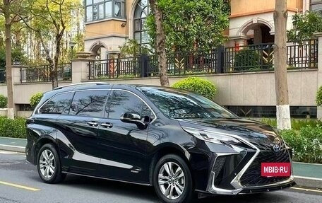 Toyota Sienna, 2024 год, 7 250 000 рублей, 3 фотография