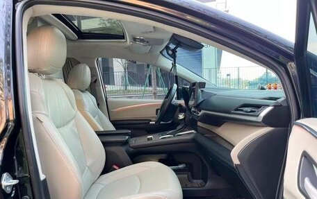 Toyota Sienna, 2024 год, 7 250 000 рублей, 12 фотография