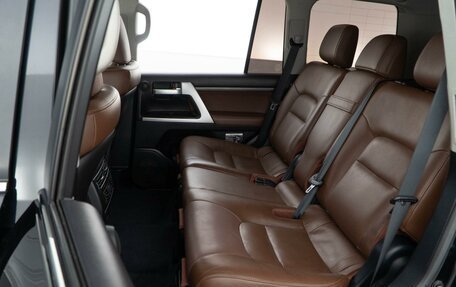 Toyota Land Cruiser 200, 2017 год, 5 679 000 рублей, 9 фотография