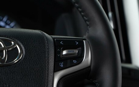 Toyota Land Cruiser 200, 2017 год, 5 679 000 рублей, 15 фотография