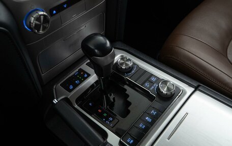 Toyota Land Cruiser 200, 2017 год, 5 679 000 рублей, 21 фотография