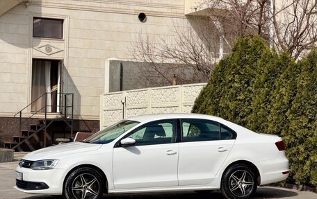 Volkswagen Jetta VI, 2013 год, 1 195 000 рублей, 2 фотография
