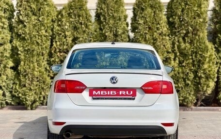 Volkswagen Jetta VI, 2013 год, 1 195 000 рублей, 4 фотография