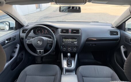Volkswagen Jetta VI, 2013 год, 1 195 000 рублей, 24 фотография