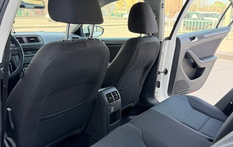 Volkswagen Jetta VI, 2013 год, 1 195 000 рублей, 33 фотография