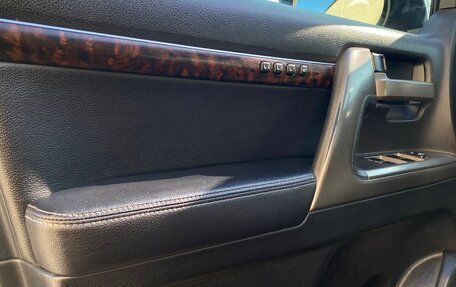 Toyota Land Cruiser 200, 2011 год, 3 800 000 рублей, 9 фотография