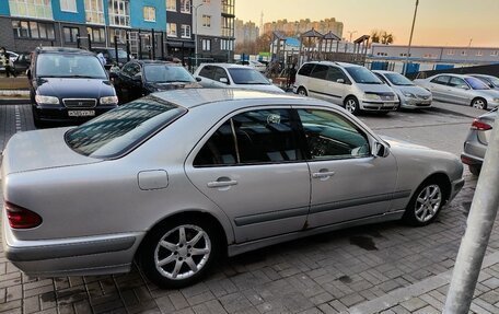 Mercedes-Benz E-Класс, 2002 год, 410 000 рублей, 2 фотография