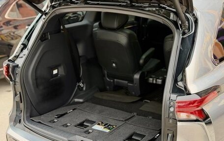 Toyota Sienna, 2024 год, 7 180 000 рублей, 10 фотография