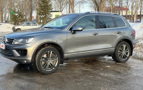 Volkswagen Touareg III, 2015 год, 2 270 000 рублей, 2 фотография