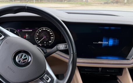 Volkswagen Touareg III, 2019 год, 5 900 000 рублей, 10 фотография