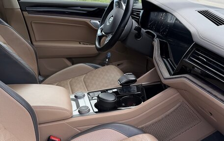 Volkswagen Touareg III, 2019 год, 5 900 000 рублей, 15 фотография