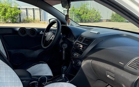 Hyundai Solaris II рестайлинг, 2014 год, 700 000 рублей, 6 фотография