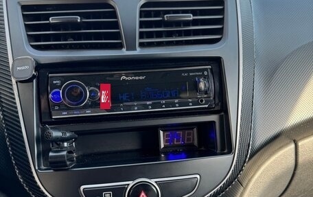 Hyundai Solaris II рестайлинг, 2014 год, 700 000 рублей, 8 фотография