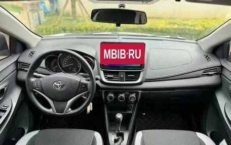 Toyota Yaris XP150 рестайлинг, 2022 год, 1 060 000 рублей, 4 фотография