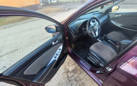 Hyundai Solaris II рестайлинг, 2011 год, 780 000 рублей, 6 фотография