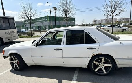 Mercedes-Benz E-Класс, 1994 год, 280 000 рублей, 5 фотография
