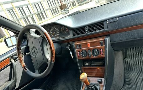 Mercedes-Benz E-Класс, 1994 год, 280 000 рублей, 6 фотография