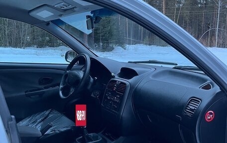 Mitsubishi Carisma I, 2002 год, 350 000 рублей, 12 фотография