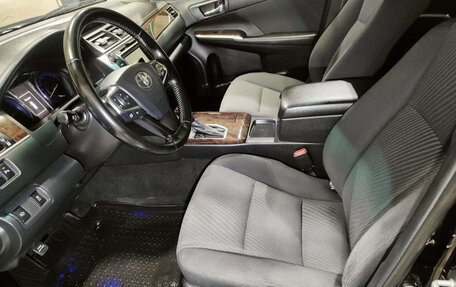 Toyota Camry, 2017 год, 2 300 000 рублей, 4 фотография