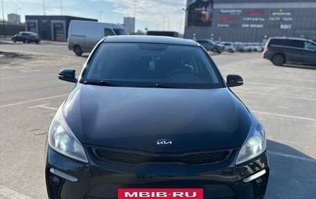 KIA Rio IV, 2017 год, 1 400 000 рублей, 2 фотография