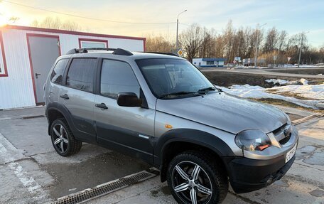 Chevrolet Niva I рестайлинг, 2011 год, 480 000 рублей, 3 фотография