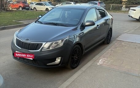 KIA Rio III рестайлинг, 2013 год, 800 000 рублей, 2 фотография