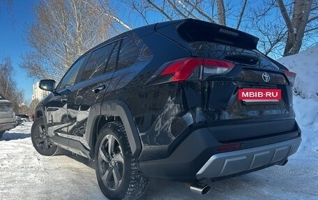 Toyota RAV4, 2023 год, 3 450 000 рублей, 4 фотография