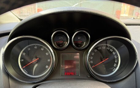 Opel Astra J, 2010 год, 430 000 рублей, 11 фотография