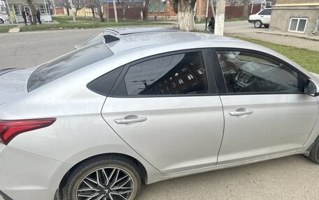 Hyundai Solaris II рестайлинг, 2018 год, 1 000 000 рублей, 5 фотография